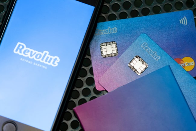 Revolut-kortet och Revoluts app på telefon